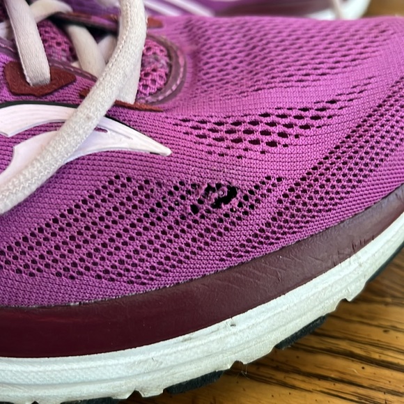 Saucony In Box Ride 14 Size 9 Women’s. Medium.Color Razzle Fairytale(Magenta) - Picture 11 of 11